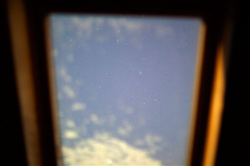Комета C/2014 Q2 Lovejoy из окна ванной комнаты 